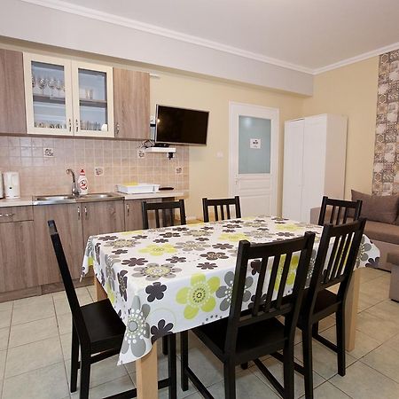 Zoli Apartmanok-Timi Koelcsey 34-36 Hajduszoboszlo Bagian luar foto