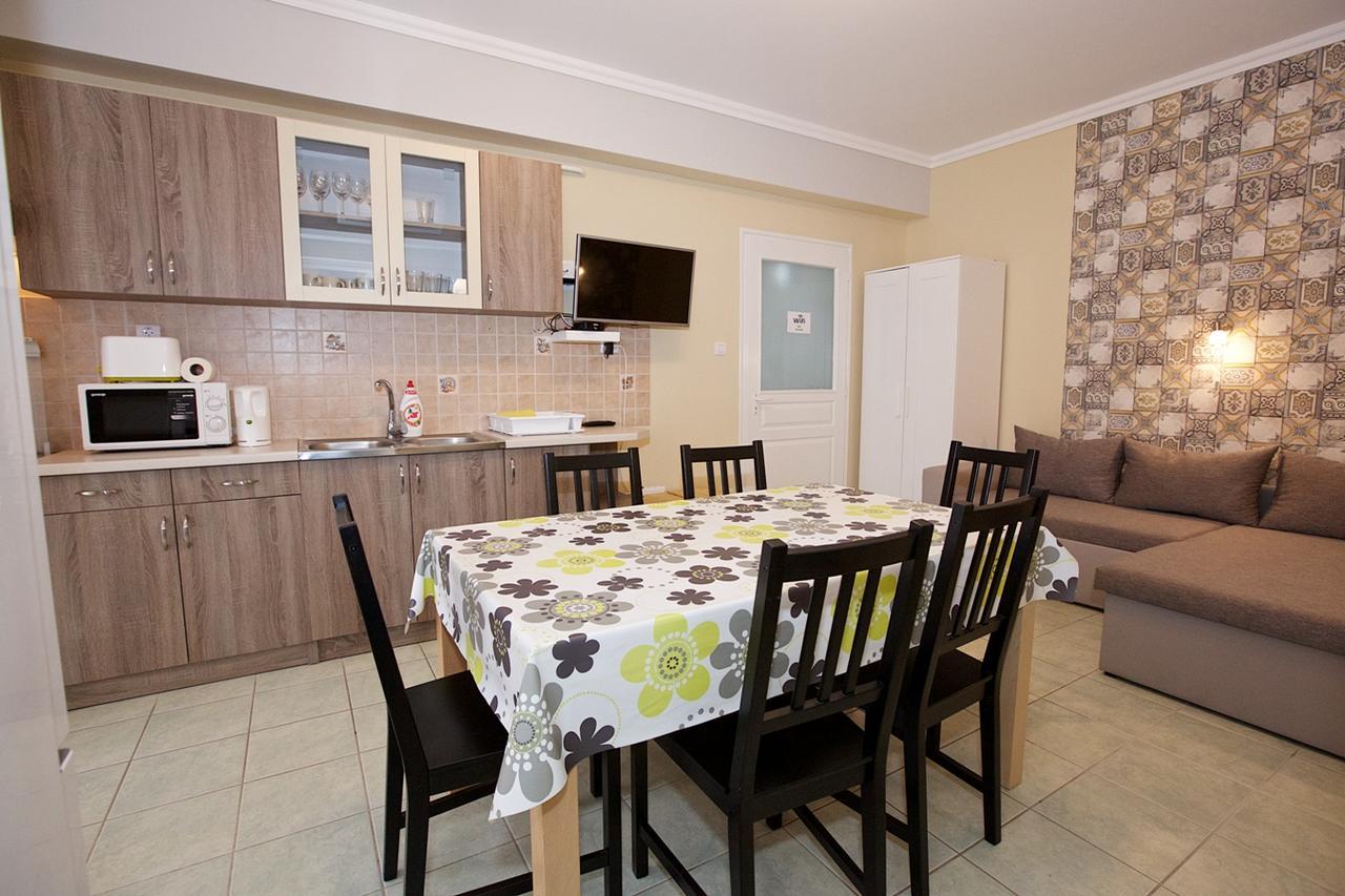 Zoli Apartmanok-Timi Koelcsey 34-36 Hajduszoboszlo Bagian luar foto