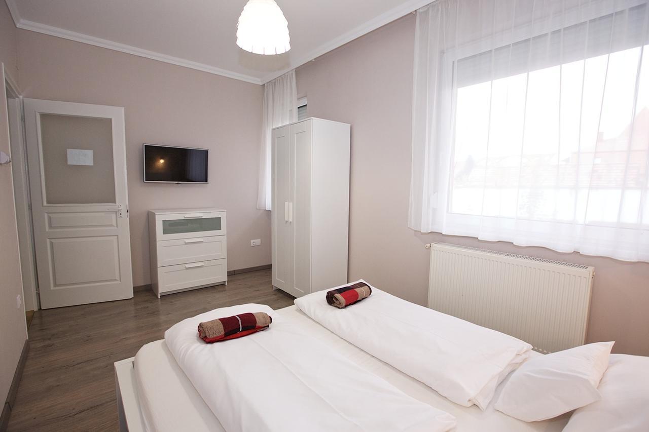 Zoli Apartmanok-Timi Koelcsey 34-36 Hajduszoboszlo Bagian luar foto